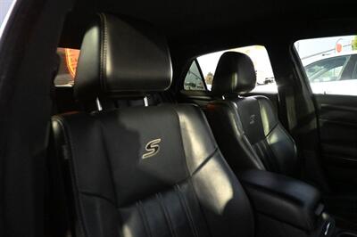 2016 Chrysler 300 S   - Photo 57 - Norwalk, CA 90650-2241