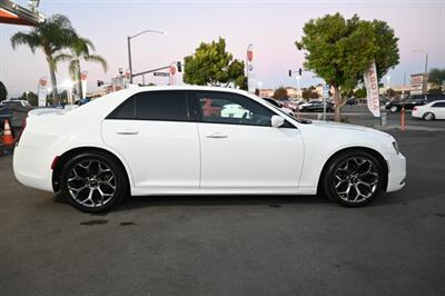 2016 Chrysler 300 S   - Photo 13 - Norwalk, CA 90650-2241