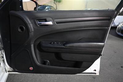 2016 Chrysler 300 S   - Photo 53 - Norwalk, CA 90650-2241