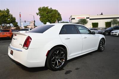 2016 Chrysler 300 S   - Photo 12 - Norwalk, CA 90650-2241
