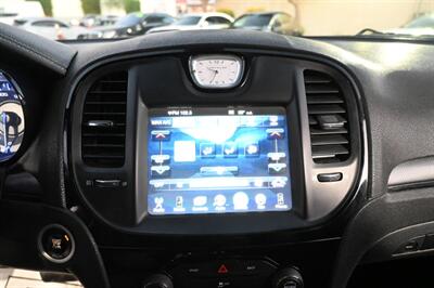 2016 Chrysler 300 S   - Photo 33 - Norwalk, CA 90650-2241