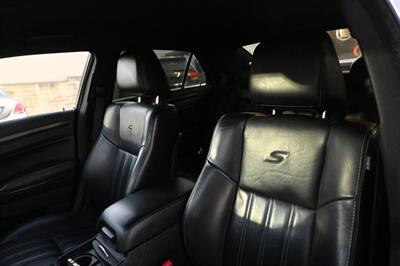2016 Chrysler 300 S   - Photo 21 - Norwalk, CA 90650-2241