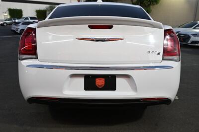 2016 Chrysler 300 S   - Photo 10 - Norwalk, CA 90650-2241