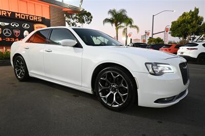 2016 Chrysler 300 S   - Photo 14 - Norwalk, CA 90650-2241