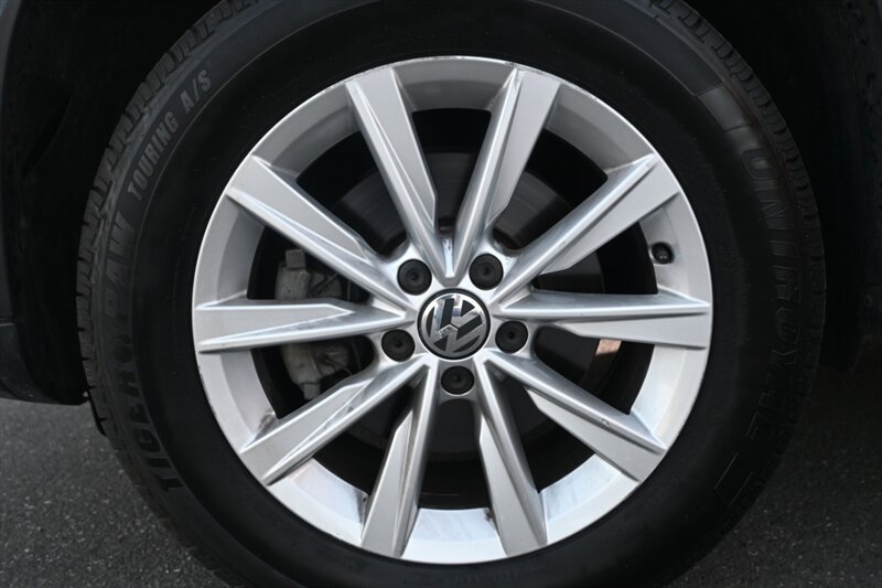 2017 Volkswagen Tiguan S photo 11
