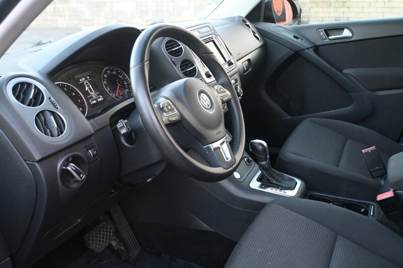 2017 Volkswagen Tiguan S photo 15