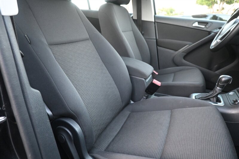 2017 Volkswagen Tiguan S photo 46