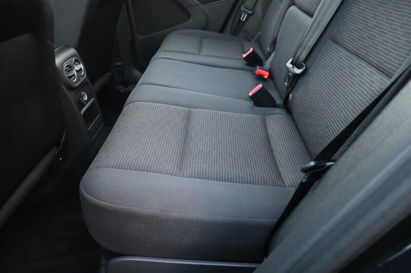2017 Volkswagen Tiguan S photo 34