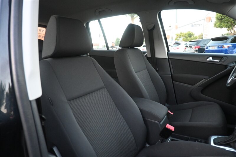 2017 Volkswagen Tiguan S photo 45