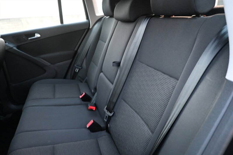 2017 Volkswagen Tiguan S photo 33