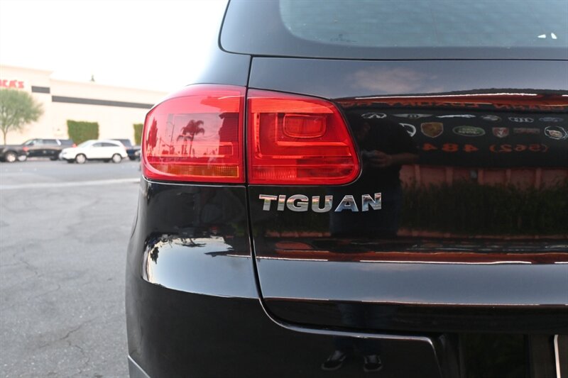 2017 Volkswagen Tiguan S photo 5