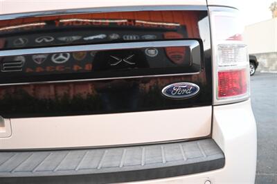 2019 Ford Flex SEL   - Photo 11 - Norwalk, CA 90650-2241