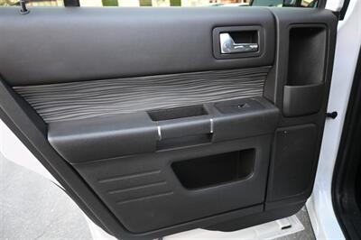 2019 Ford Flex SEL   - Photo 43 - Norwalk, CA 90650-2241