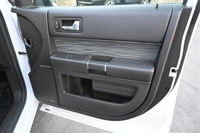 2019 Ford Flex SEL   - Photo 61 - Norwalk, CA 90650-2241