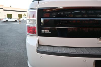 2019 Ford Flex SEL   - Photo 9 - Norwalk, CA 90650-2241