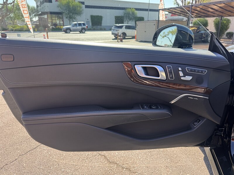 2013 Mercedes-Benz SL 63 AMG - Photo 30 - Norwalk, CA 90650-2241