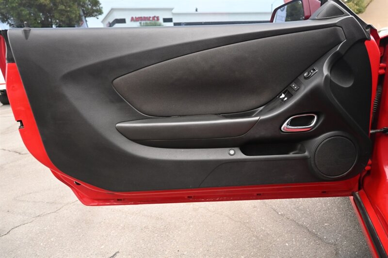 2014 Chevrolet Camaro photo 16