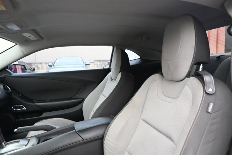 2014 Chevrolet Camaro photo 19