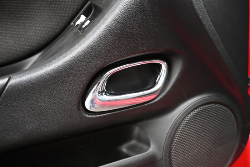 2014 Chevrolet Camaro photo 18
