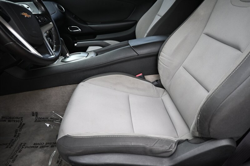 2014 Chevrolet Camaro photo 21