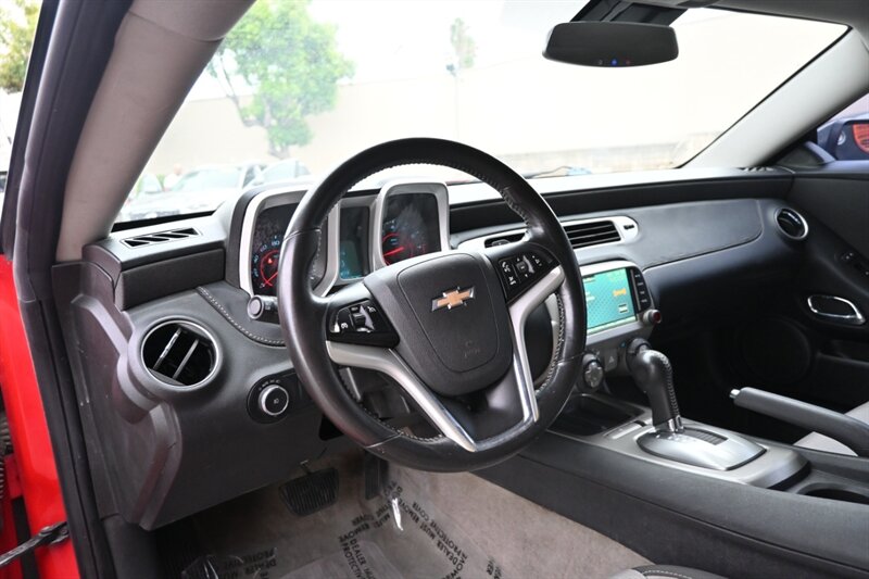 2014 Chevrolet Camaro photo 22