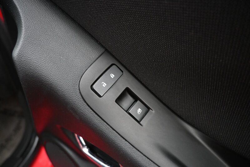 2014 Chevrolet Camaro photo 32