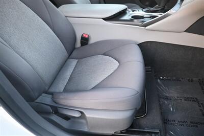2021 Toyota Camry Hybrid LE   - Photo 56 - Norwalk, CA 90650-2241
