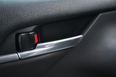 2021 Toyota Camry Hybrid LE   - Photo 18 - Norwalk, CA 90650-2241