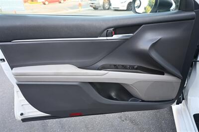2021 Toyota Camry Hybrid LE   - Photo 17 - Norwalk, CA 90650-2241