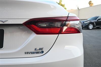 2021 Toyota Camry Hybrid LE   - Photo 11 - Norwalk, CA 90650-2241