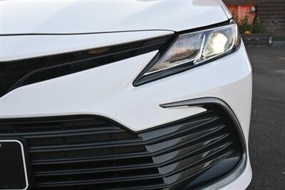 2021 Toyota Camry Hybrid LE   - Photo 5 - Norwalk, CA 90650-2241