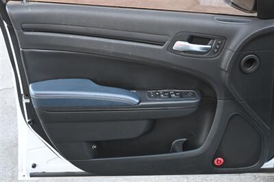 2014 Chrysler 300 S   - Photo 21 - Norwalk, CA 90650-2241