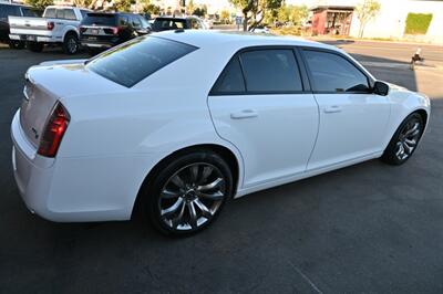 2014 Chrysler 300 S   - Photo 16 - Norwalk, CA 90650-2241