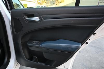 2014 Chrysler 300 S   - Photo 48 - Norwalk, CA 90650-2241