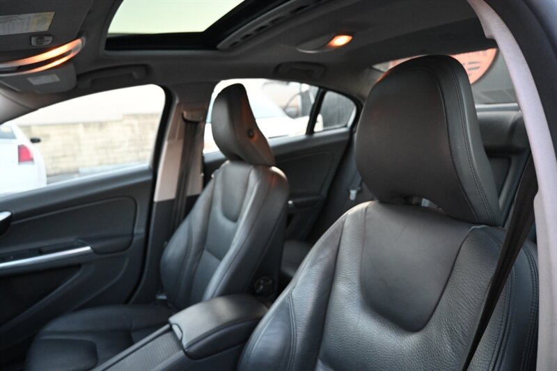 2012 Volvo S60 T5 photo 21