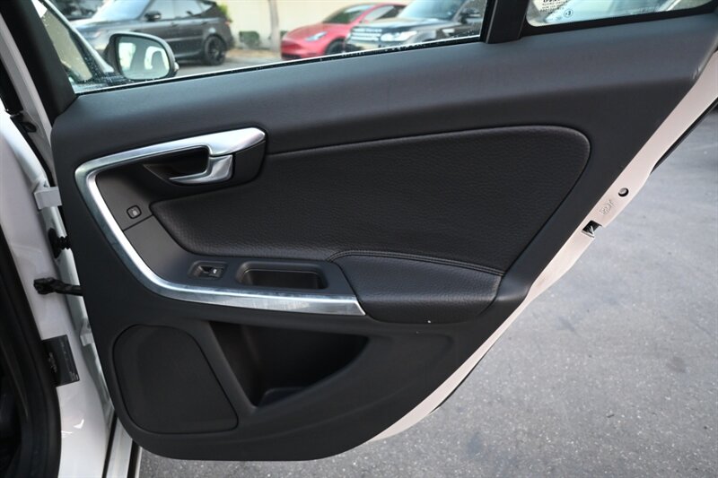 2012 Volvo S60 T5 photo 48