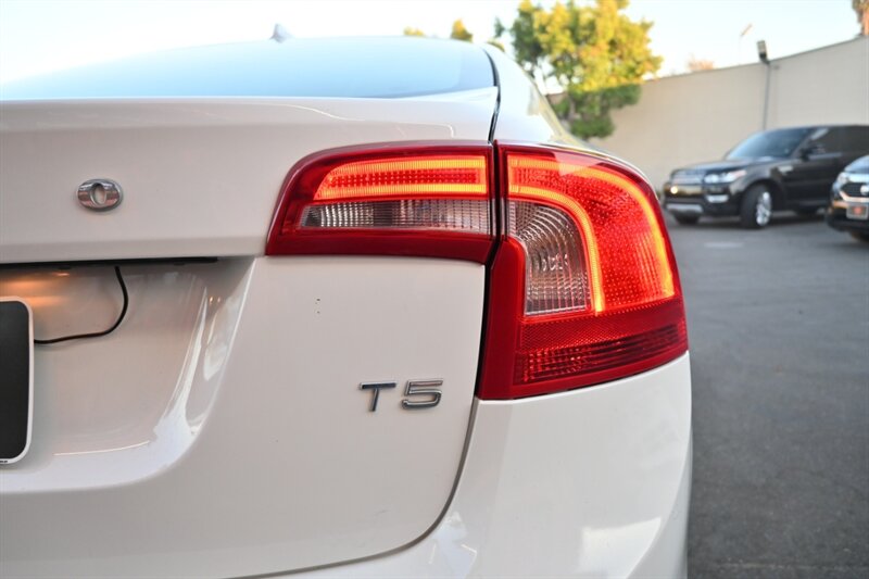 2012 Volvo S60 T5 photo 12