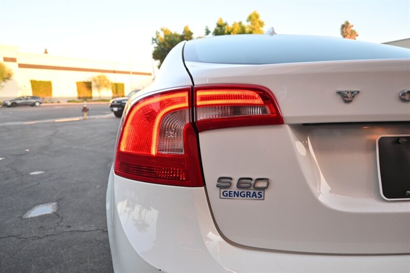 2012 Volvo S60 T5 photo 10