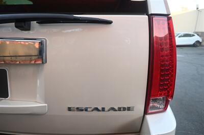 2013 Cadillac Escalade ESV Luxury   - Photo 11 - Norwalk, CA 90650-2241