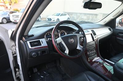 2013 Cadillac Escalade ESV Luxury   - Photo 26 - Norwalk, CA 90650-2241