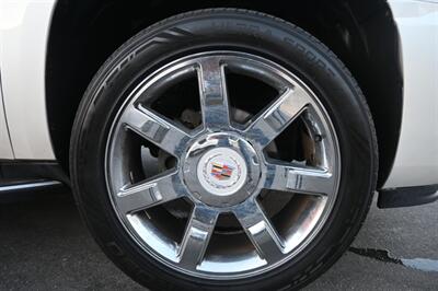 2013 Cadillac Escalade ESV Luxury   - Photo 15 - Norwalk, CA 90650-2241