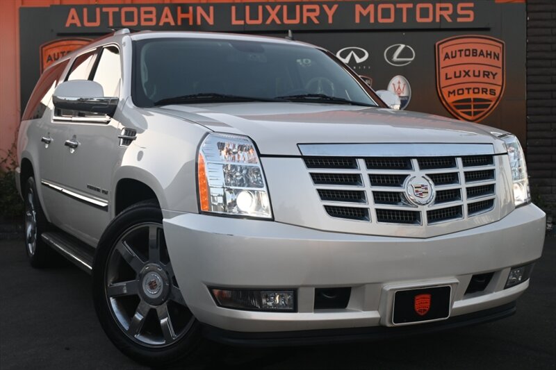 2013 Cadillac Escalade ESV Luxury - Photo 1 - Norwalk, CA 90650-2241