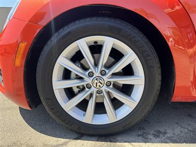 2018 Volkswagen Beetle Convertible 2.0T S   - Photo 6 - Norwalk, CA 90650-2241