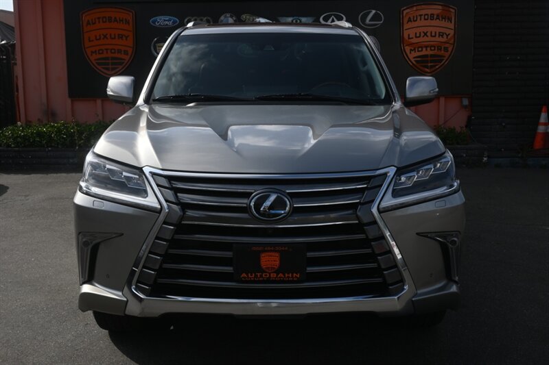2016 Lexus LX 570  