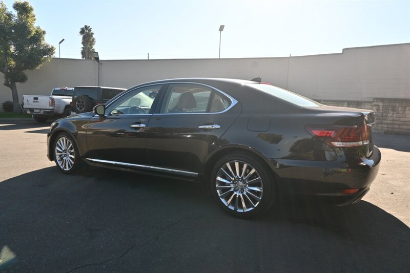 2014 Lexus LS 460 photo 4