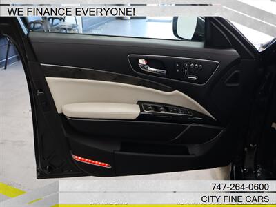 2017 Kia K900 Luxury V8   - Photo 17 - Panorama City, CA 91402