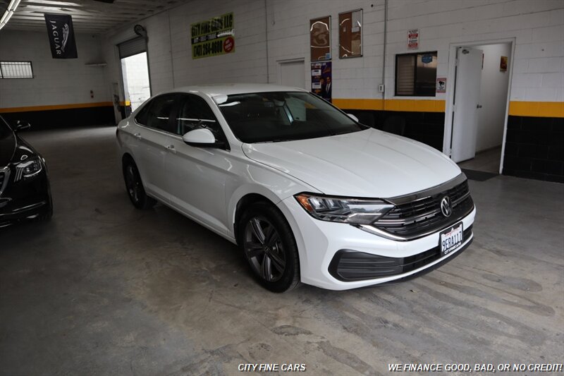 2022 Volkswagen Jetta 1.5T SE - Photo 13 - Panorama City, CA 91402