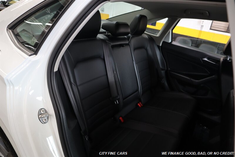 2022 Volkswagen Jetta 1.5T SE - Photo 26 - Panorama City, CA 91402