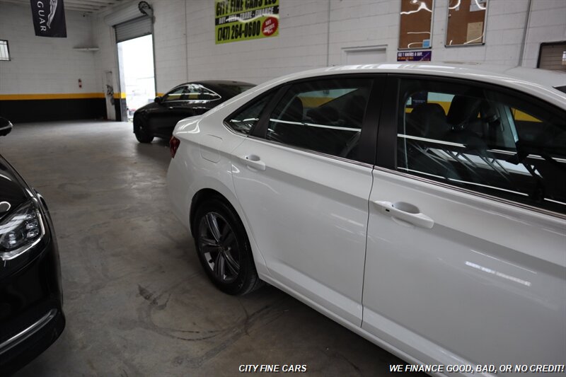 2022 Volkswagen Jetta 1.5T SE - Photo 10 - Panorama City, CA 91402