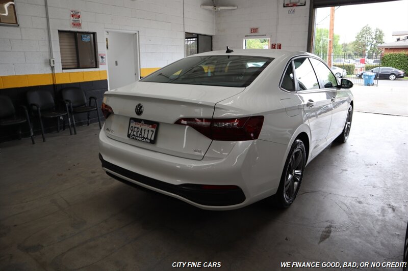 2022 Volkswagen Jetta 1.5T SE - Photo 9 - Panorama City, CA 91402